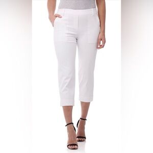 Cropped Pull-On Capri Pants in White